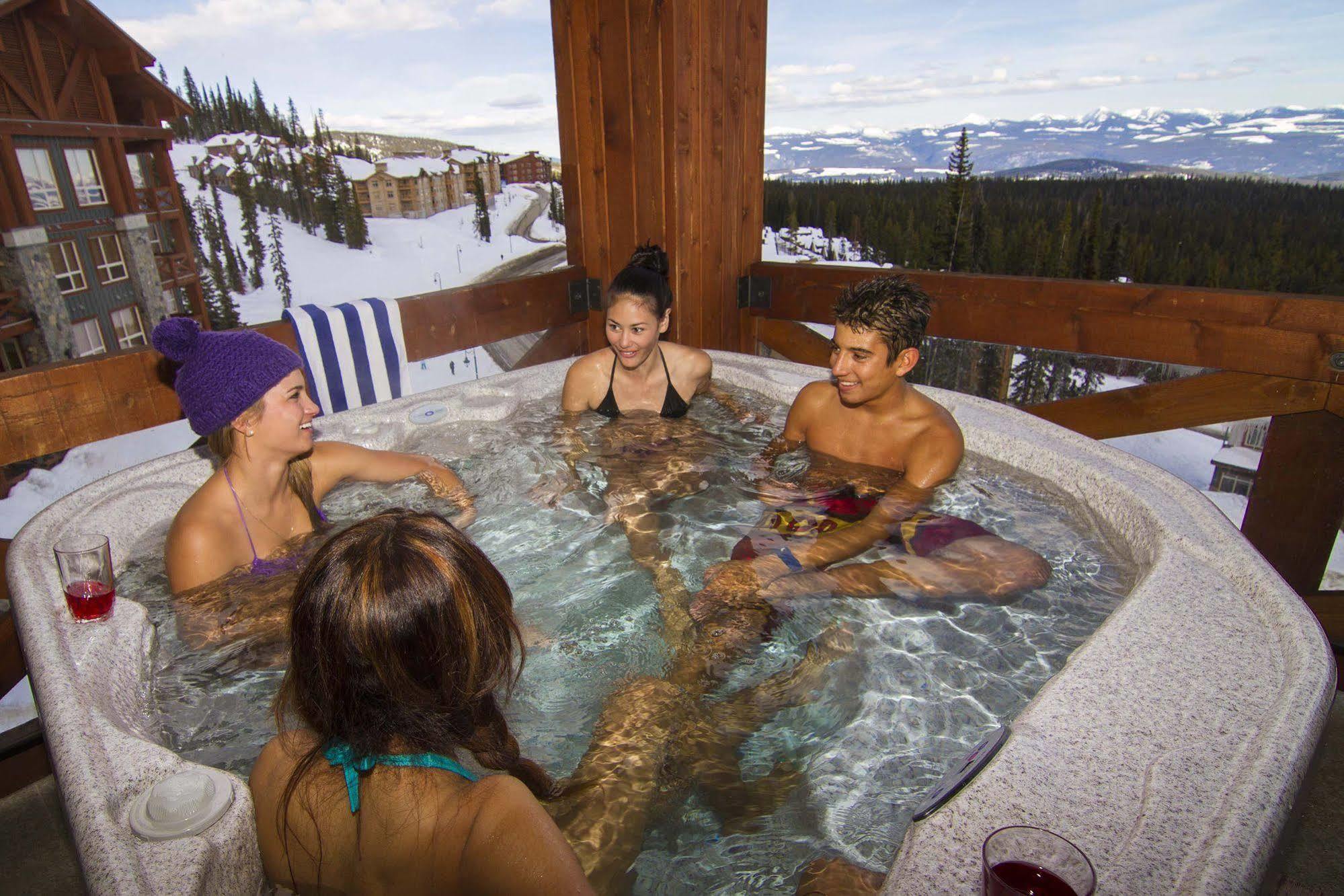 Stonebridge Lodge Big White Ski Resort Bagian luar foto